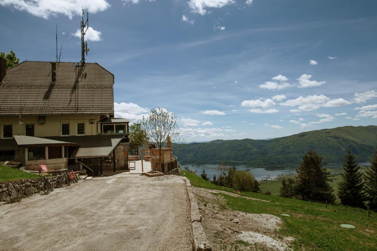 Bed and Breakfast Dom Na Slivnici Cerknica Exterior foto